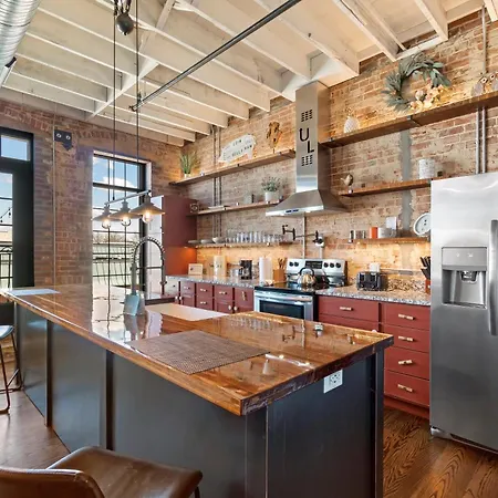 Ferienwohnung Downtown Urban Loft Above Restaurants #1